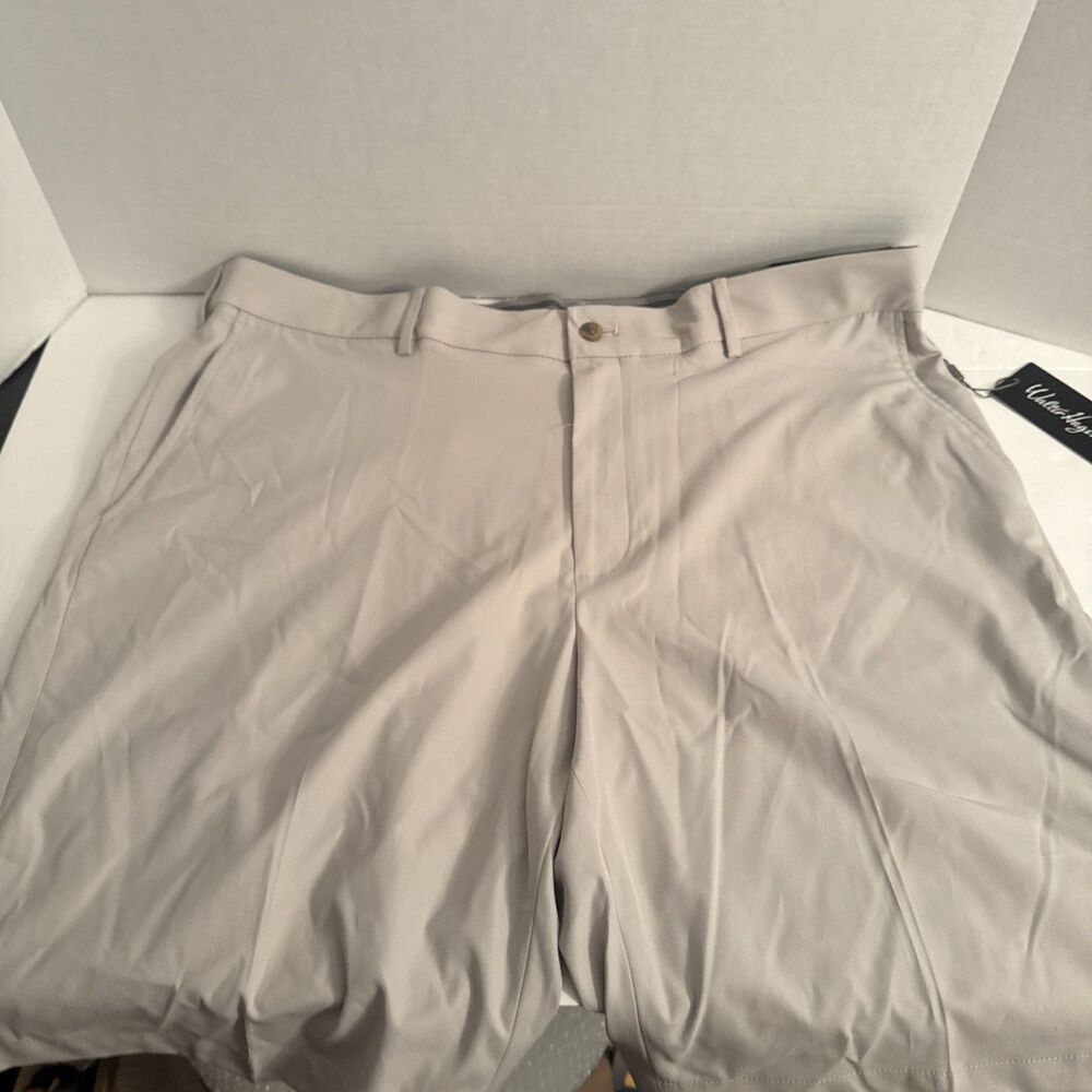 Walter Hagen NWT Perfect 11 Golf Shorts Light Khaki 40 10" Inseam Stretch NEW
